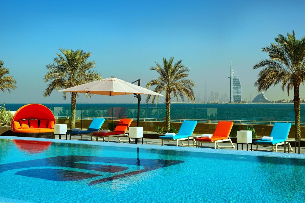 aloft-dubaj-bazen DUBAJ: letenky, hotel, raňajky a komplet dovolenka už od 319€!