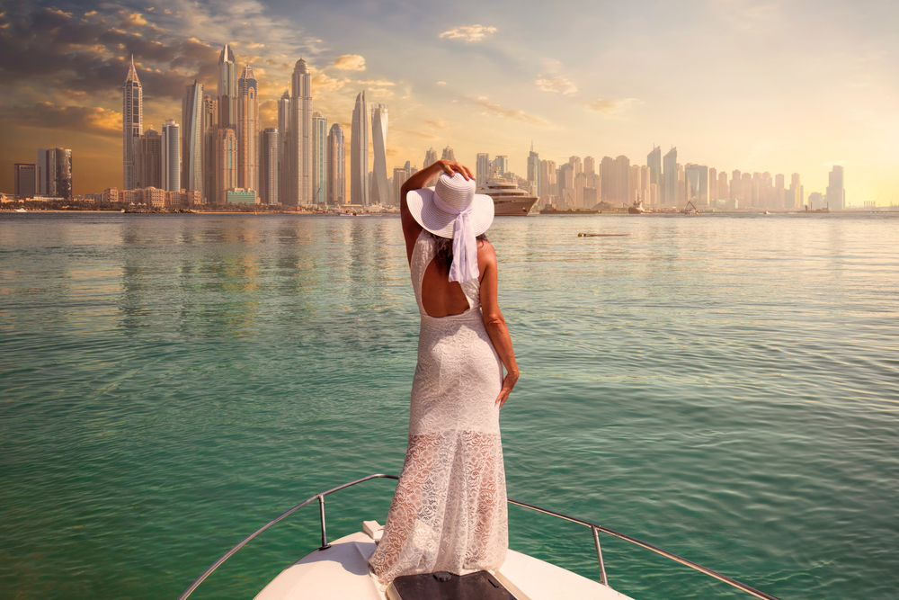 dubaj zena na lodi