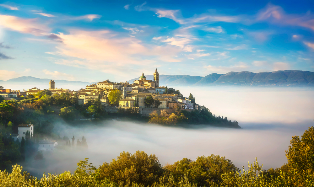 Trevi,Picturesque,Village,In,A,Foggy,Morning.,Perugia,,Umbria,,Italy, perugia