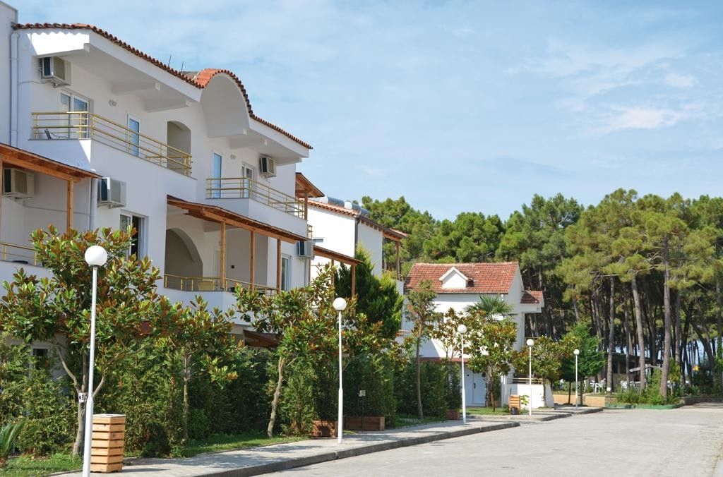 LAST MINUTE PONUKA DŇA: All inclusive Albánsko s letenkami a 4*hotelom za 499€