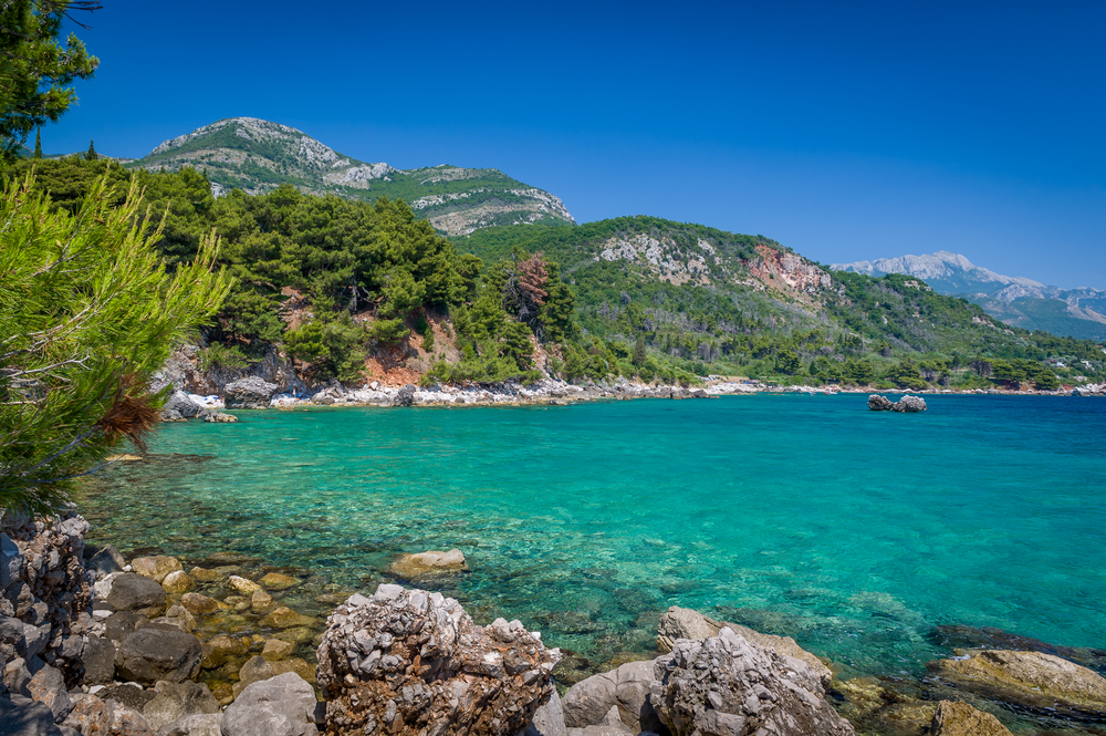 PONUKA DŇA: Čierna hora s letenkami, 4*hotelom a polpenziou od 572€