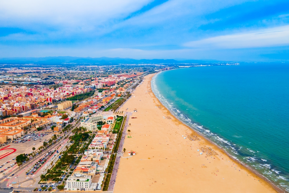 Valencia,City,Beach,Aerial,Panoramic,View.,Valencia,Is,The,Third plaz vo valencii