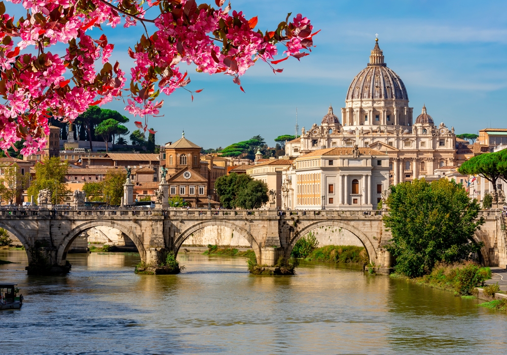 St,Peter's,Basilica,In,Vatican,And,St.,Angel,Bridge,Over TOP 10 jarných citybreakov v obľúbených európskych mestách od 209€ (Atény, Rím či Malta)