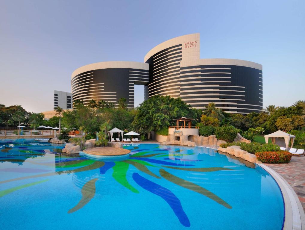 dubaj grand hyatt PONUKA DŇA: Dubaj v luxusnom 5* hoteli s novým aquaparkom od 669€