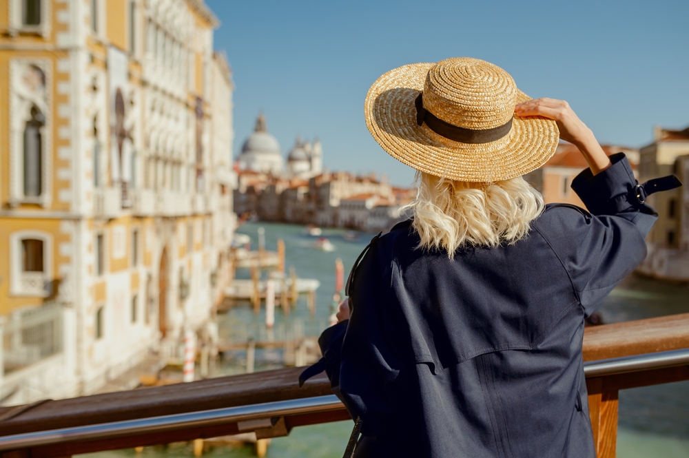 Rear,,Back,View,Of,Traveler,Woman,Wearing,Straw,Hat,,Autumn benatky