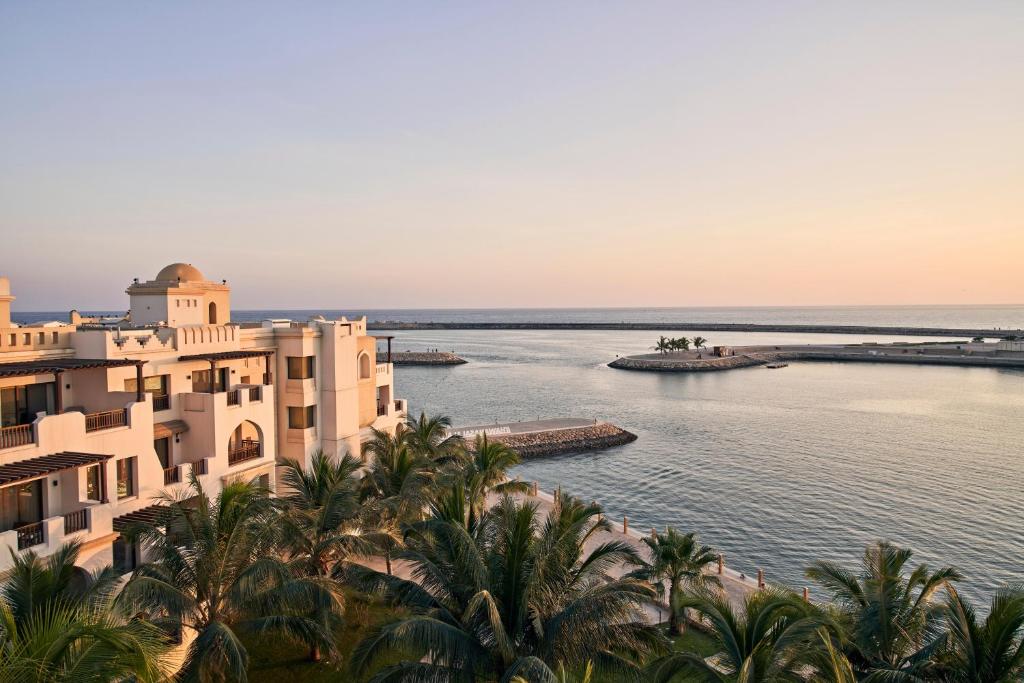 oman fanar hotel PONUKA DŇA: 5* all inclusive Omán priamym letom z Bratislavy od 1431€!
