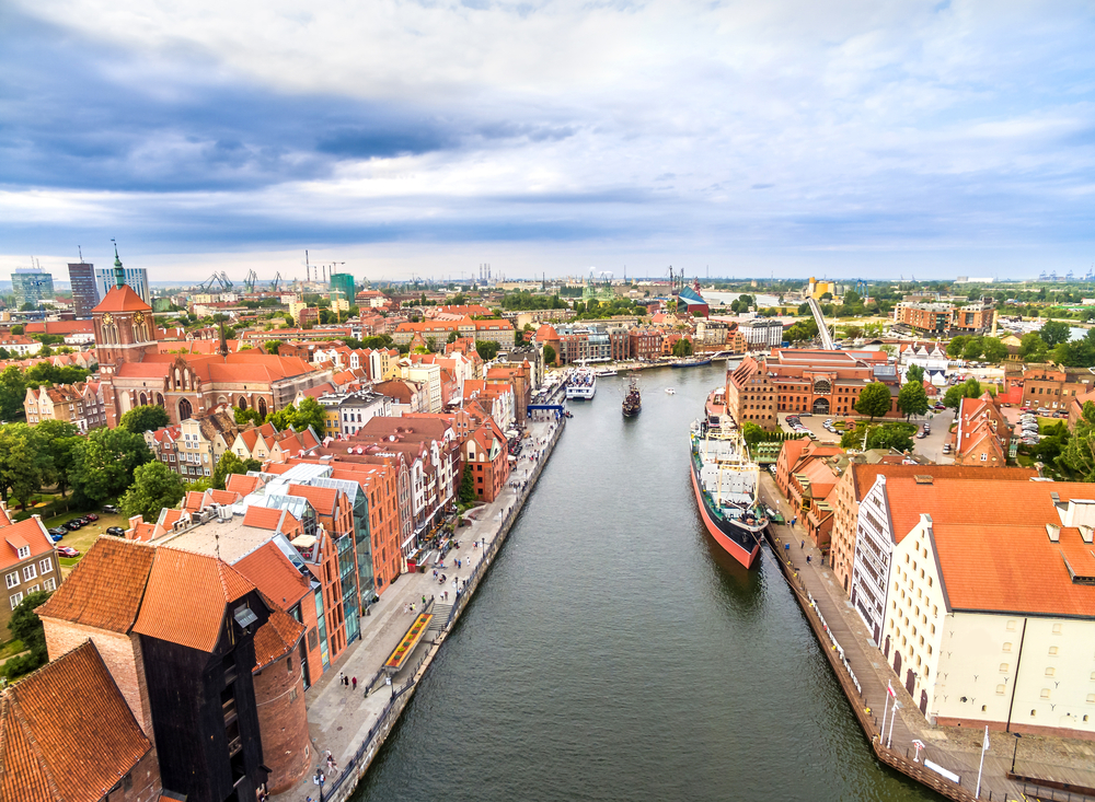 Gda?sk,Aerial,View.,Landscape,Of,The,Old,Town,With,The PONUKA DŇA: Gdansk s letenkami, 4* hotelom a raňajkami od 279€
