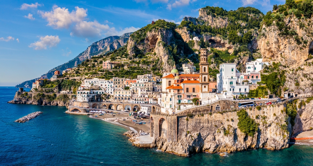 Aerial,View,Of,Atrani,Famous,Coastal,Village,Located,On,Amalfi Poď na pobrežie Amalfi: talianske Salerno od 53€