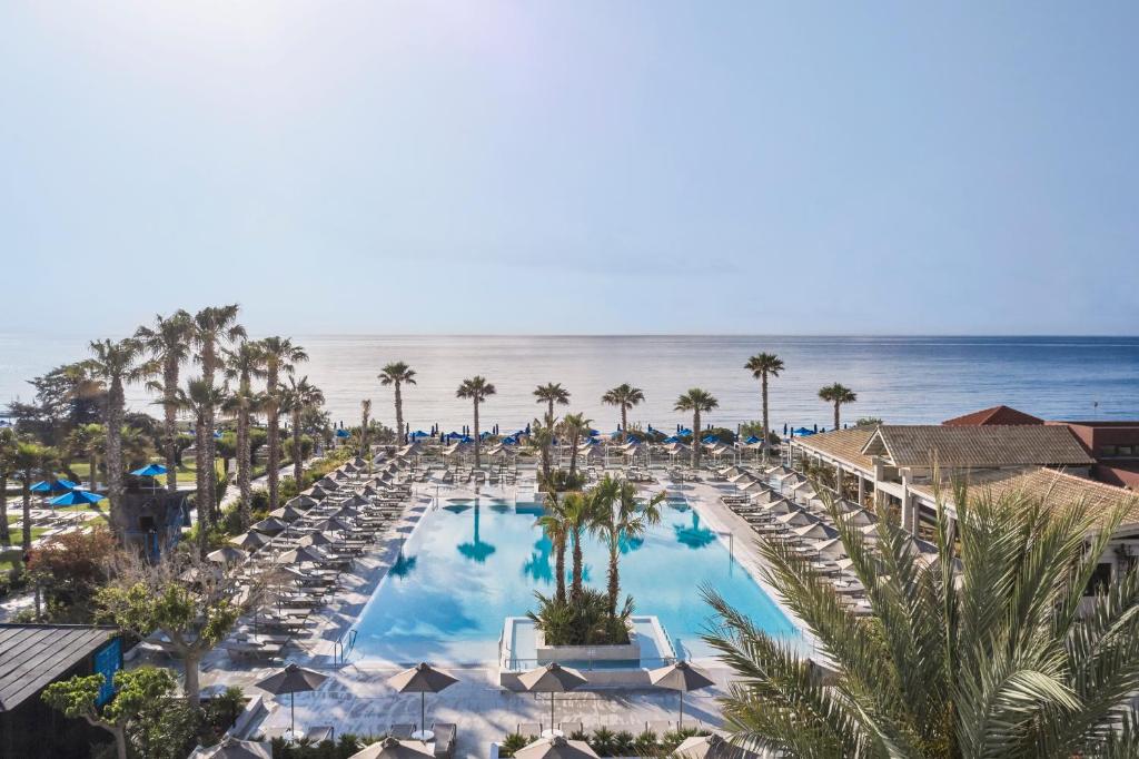 Esperides Beach Resort​****