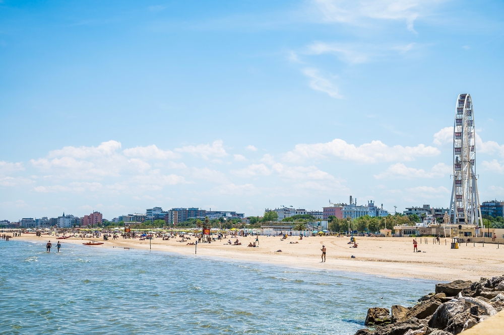 A,View,From,The,Harbour,Breakwater,Along,The,Beach,At plaz v rimini