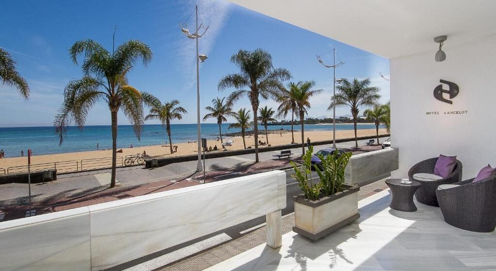 PONUKA DŇA: Týždeň na Lanzarote s letenkami, overeným hotelom, raňajkami a transferom od 609€