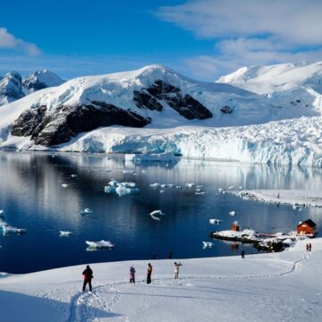 Cold,Arctic,Winter,Landscapes,In,Paradise,Bay,Of,Antarctica. Práca v zime na Antarktíde? Niektorým predtým musia vybrať slepé črevo či zub múdrosti