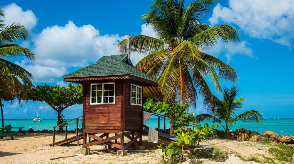 Baywatch,Tower,On,Pigeon,Point,,Tobago,,Trinidad,And,Tobago,,West TOP sezóna na Trinidad a Tobago s letenkami od 339€!