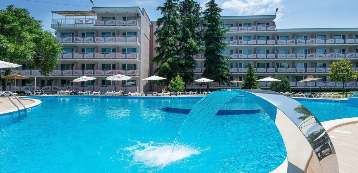 bulharsko-belitsa-bazen PONUKA DŇA: All inclusive Bulharsko s odletom z Bratislavy a 3* hotelom za 225€!