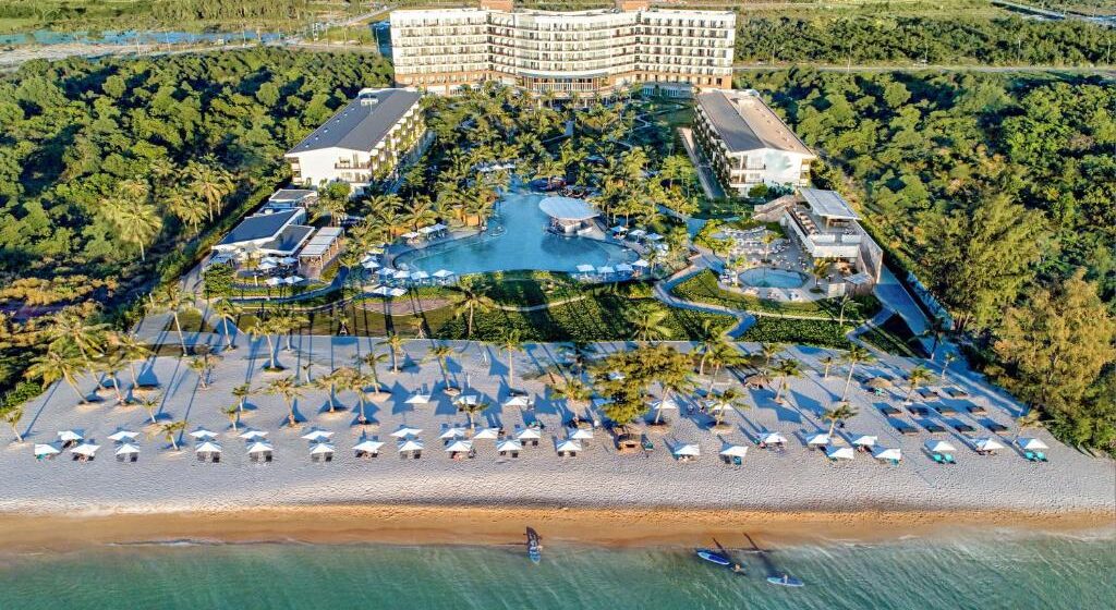 PONUKA DŇA: Phu Quoc s letenkami, 5* hotelom a polpenziou od 1239€