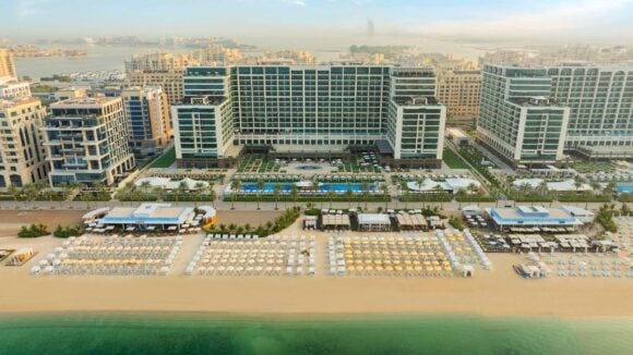 dubaj-marriott PONUKA DŇA: Dubaj s jedným z najnovších plážových rezortov na ostrove the Palm od 799€