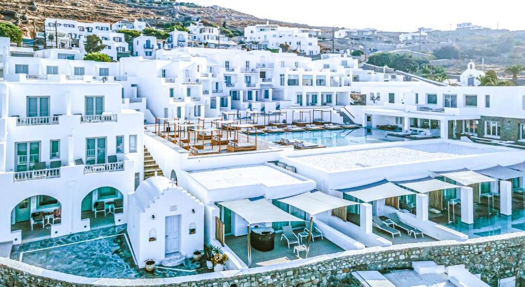 PONUKA DŇA: Mykonos s letenkami a 4* hotelom priamo pri pláži od 519€