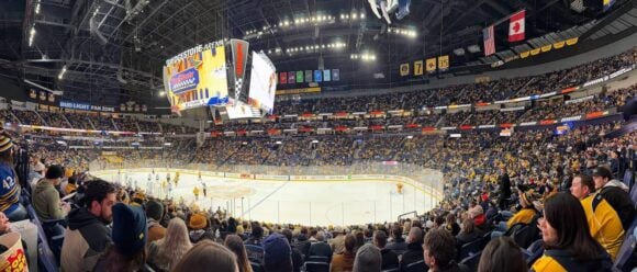 iltnasvillem9yZ4uSGYV Na NHL do Nashvillu s Jankom Lašákom: hokej, country a Halloween v Music City